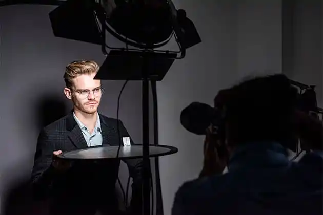 How to Make a Professional Photo for LinkedIn